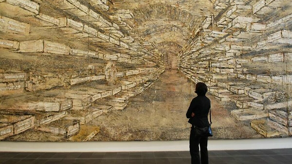 Moderne Kunst und Merkez-Moschee