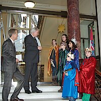 Sternsinger zu Gast bei Ministerpräsident Bouffier